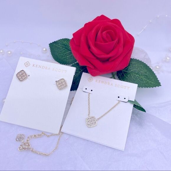 Kendra Scott Gold Dora Necklace and Stud Earings - Picture 4 of 9
